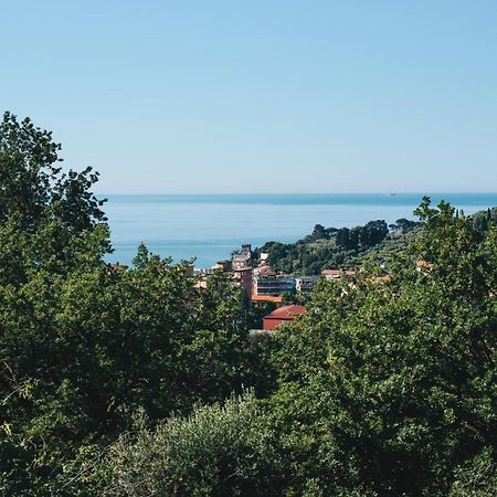 Вилла La Torretta Леричи Экстерьер фото
